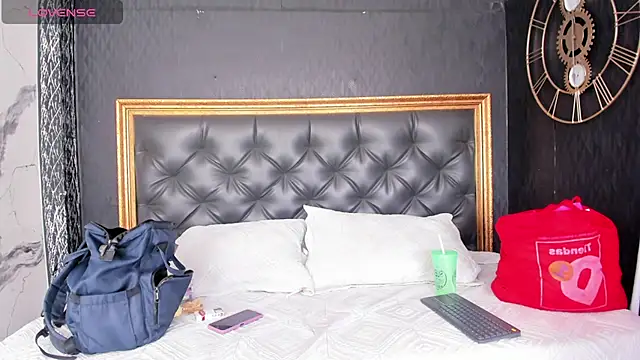 DalayMoore online show from 12/04/25, 07:44