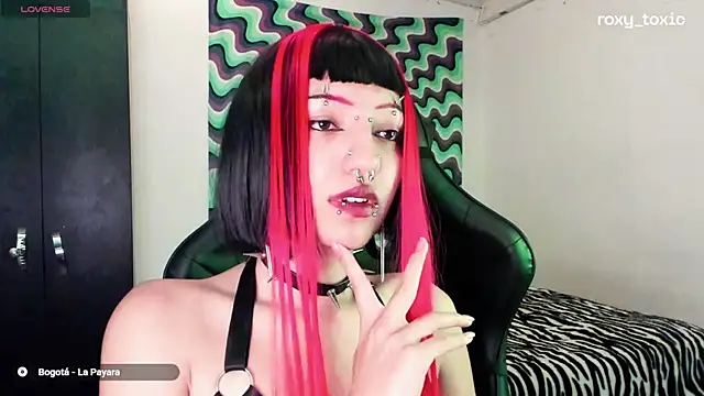 roxy toxic online show from 03/11/25, 01:48