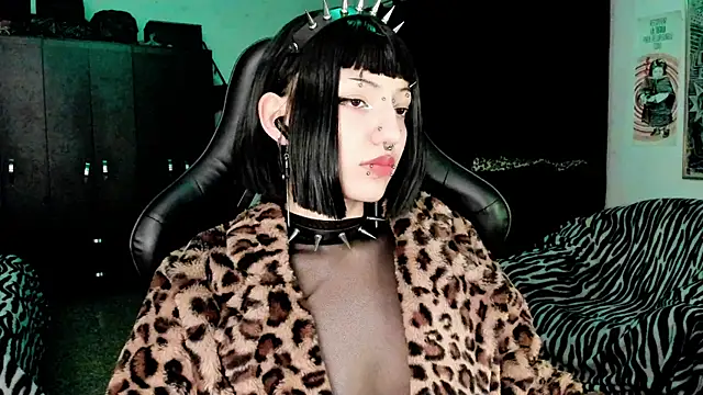 Snapshot of roxy_toxic chatting on 01/09/26, 12:46 roxy toxic online show from 01/09/26, 12:46