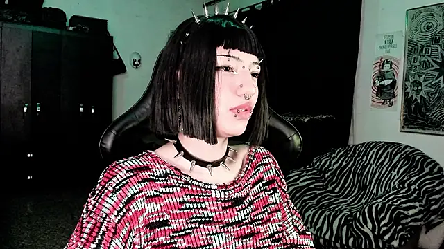 Snapshot of roxy_toxic chatting on 02/03/26, 02:53 roxy toxic online show from 02/03/26, 02:53