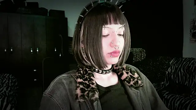 roxy toxic online show from 05/11/26, 11:24