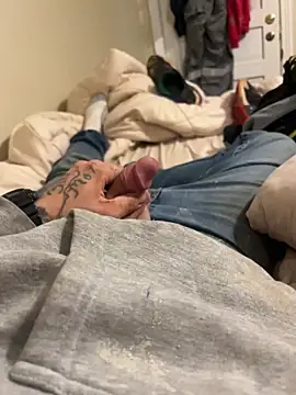 Snapshot of biggzee6 chatting on 01/13/26, 11:21 biggzee6 online show from 01/13/26, 11:21