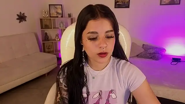 Nicole Foxx  online show from 10/24/25, 07:32