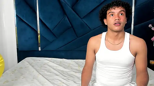 Snapshot of DanteAndKyle chatting on 01/24/25, 12:10 DanteAndKyle online show from 01/24/25, 12:10