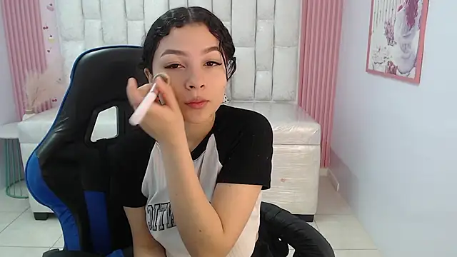 shalon diaz s online show from 09/17/25, 01:02