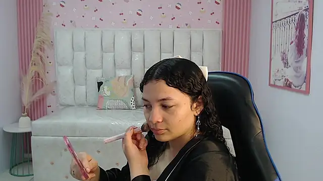 shalon diaz s online show from 10/06/25, 01:08