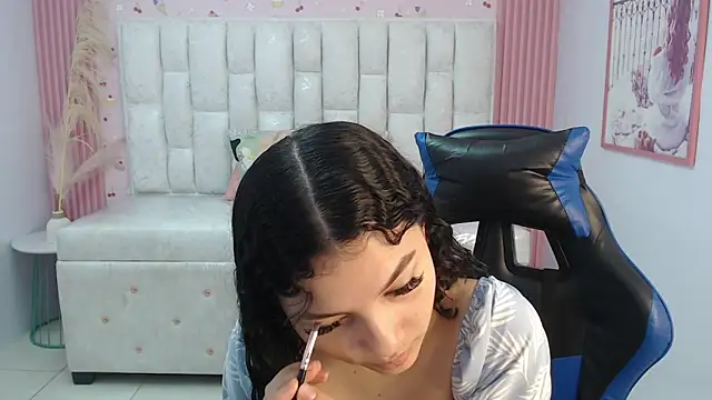 shalon diaz s online show from 10/09/25, 01:42