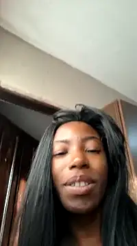 Snapshot of melangelo17 chatting on 02/11/25, 10:15 melangelo17 online show from 02/11/25, 10:15