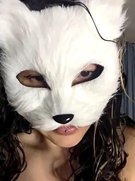 GinnyDelice online show from 02/09/25, 04:57