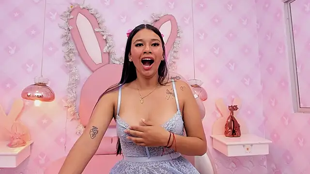 LIA SWAN  online show from 11/25/25, 04:12