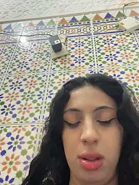 Snapshot of majdolin78 chatting on 09/22/25, 10:17 majdolin78 online show from 09/22/25, 10:17