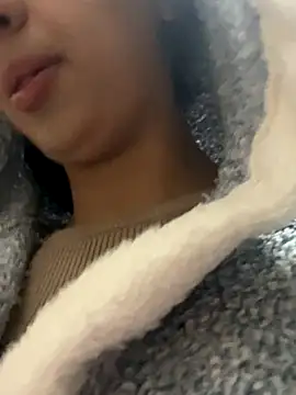 Snapshot of majdolin78 chatting on 01/05/26, 06:33 majdolin78 online show from 01/05/26, 06:33