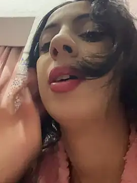 Snapshot of majdolin78 chatting on 01/17/26, 05:49 majdolin78 online show from 01/17/26, 05:49