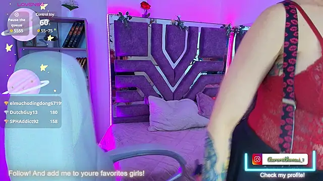 Snapshot of Aurora_thomas__1 chatting on 01/24/25, 04:17 Aurora thomas 1 online show from 01/24/25, 04:17