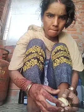 Snapshot of Sexy_Tanya69 chatting on 10/13/25, 04:56 Sexy Tanya69 online show from 10/13/25, 04:56