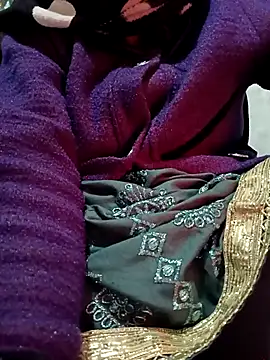 Snapshot of Sexy_Tanya69 chatting on 12/17/25, 12:05 Sexy Tanya69 online show from 12/17/25, 12:05