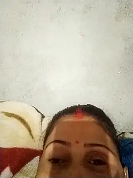 Snapshot of Bhavya_Bhan chatting on 12/16/25, 09:36 Bhavya Bhan online show from 12/16/25, 09:36