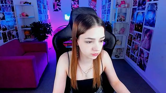 PamBeesly online show from 03/12/25, 08:08