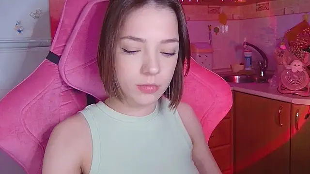 Snapshot of PamBeesly chatting on 04/26/26, 06:27 PamBeesly online show from 04/26/26, 06:27