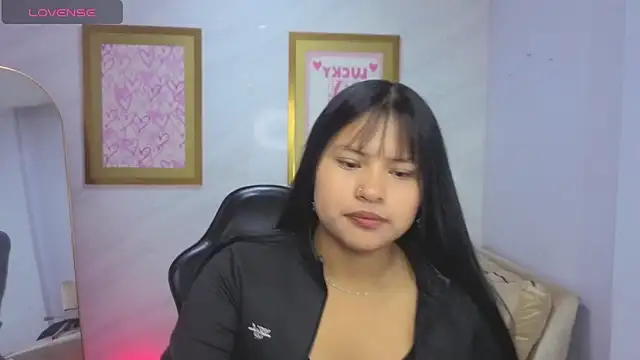 Paulette v online show from 04/24/26, 01:02