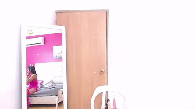 tinyy whore18 online show from 02/12/25, 04:22