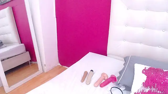 tinyy whore18 online show from 02/27/25, 05:47