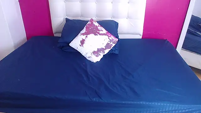 tinyy whore18 online show from 10/22/25, 04:07