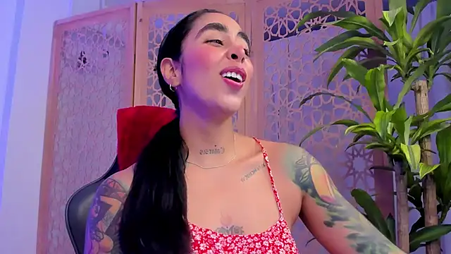 sophierooy22 online show from 12/26/24, 10:09