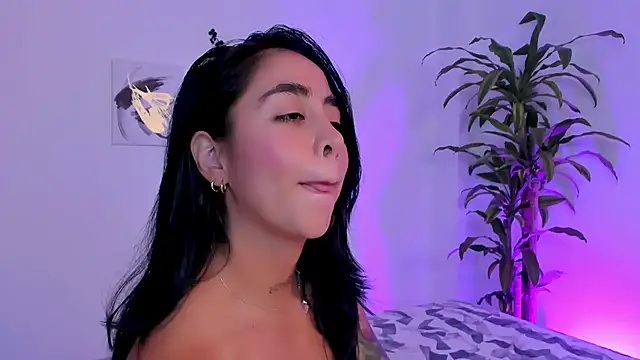 sophierooy22 online show from 03/11/25, 07:58