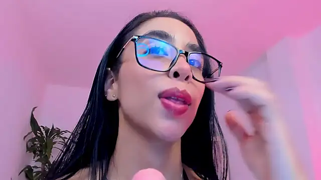 sophierooy22 online show from 06/14/26, 03:19
