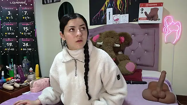 Emmie Hot online show from 05/19/26, 11:38