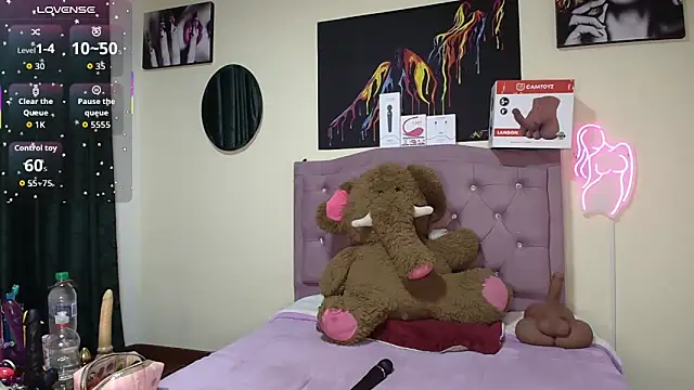 Emmie Hot online show from 06/20/26, 11:57