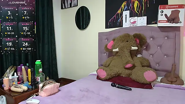 Emmie Hot online show from 06/24/26, 11:42