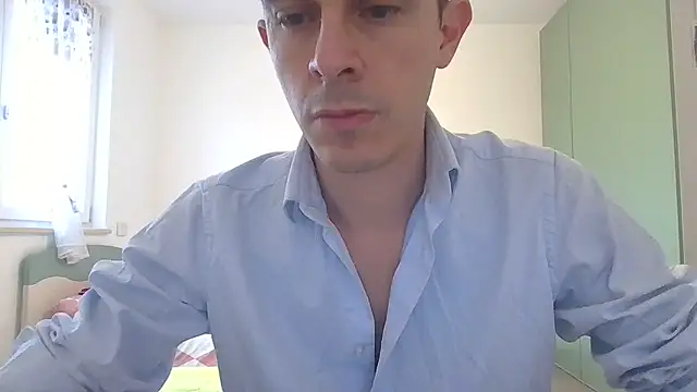 Snapshot of Masterclassyfeet chatting on 03/12/25, 02:01 Masterclassyfeet online show from 03/12/25, 02:01