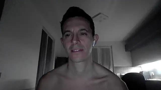 Snapshot of Masterclassyfeet chatting on 03/15/25, 12:15 Masterclassyfeet online show from 03/15/25, 12:15