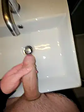 Snapshot of BigDick_97 chatting on 01/24/25, 01:36 BigDick 97 online show from 01/24/25, 01:36