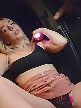 Snapshot of SweetyNinaOff1 chatting on 02/16/26, 09:22 SweetyNinaOff1 online show from 02/16/26, 09:22