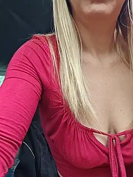 Snapshot of SweetyNinaOff1 chatting on 02/22/26, 02:37 SweetyNinaOff1 online show from 02/22/26, 02:37