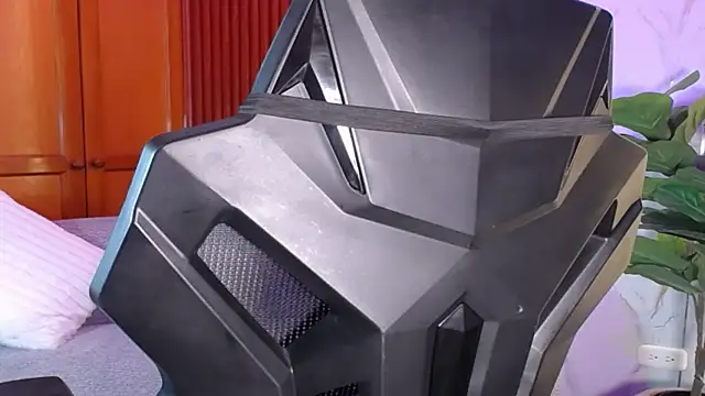 luxurycoupl online show from 10/08/25, 02:31