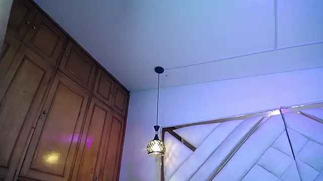 luxurycoupl online show from 11/28/25, 03:42