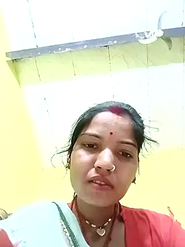 Snapshot of Bhuvi_Bedi chatting on 01/31/25, 07:39 Bhuvi Bedi online show from 01/31/25, 07:39