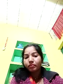 Snapshot of Bhuvi_Bedi chatting on 02/01/25, 11:06 Bhuvi Bedi online show from 02/01/25, 11:06