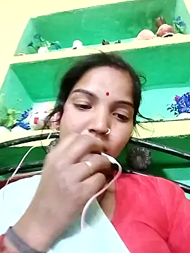 Snapshot of Bhuvi_Bedi chatting on 02/02/25, 02:56 Bhuvi Bedi online show from 02/02/25, 02:56