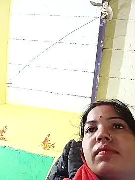 Snapshot of Bhuvi_Bedi chatting on 02/03/25, 11:26 Bhuvi Bedi online show from 02/03/25, 11:26