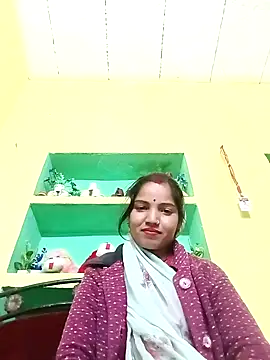 Snapshot of Bhuvi_Bedi chatting on 02/06/25, 01:32 Bhuvi Bedi online show from 02/06/25, 01:32