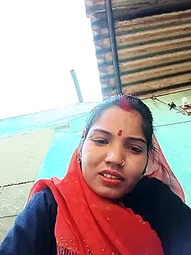 Snapshot of Bhuvi_Bedi chatting on 02/07/25, 06:56 Bhuvi Bedi online show from 02/07/25, 06:56