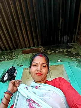 Snapshot of Bhuvi_Bedi chatting on 02/08/25, 06:22 Bhuvi Bedi online show from 02/08/25, 06:22