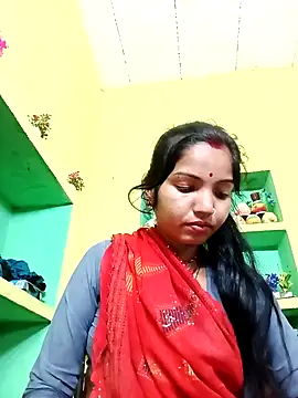 Snapshot of Bhuvi_Bedi chatting on 02/11/25, 01:51 Bhuvi Bedi online show from 02/11/25, 01:51