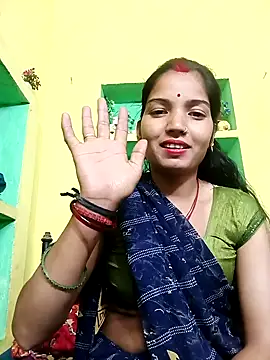 Snapshot of Bhuvi_Bedi chatting on 02/14/25, 10:36 Bhuvi Bedi online show from 02/14/25, 10:36