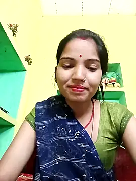 Snapshot of Bhuvi_Bedi chatting on 02/15/25, 04:58 Bhuvi Bedi online show from 02/15/25, 04:58